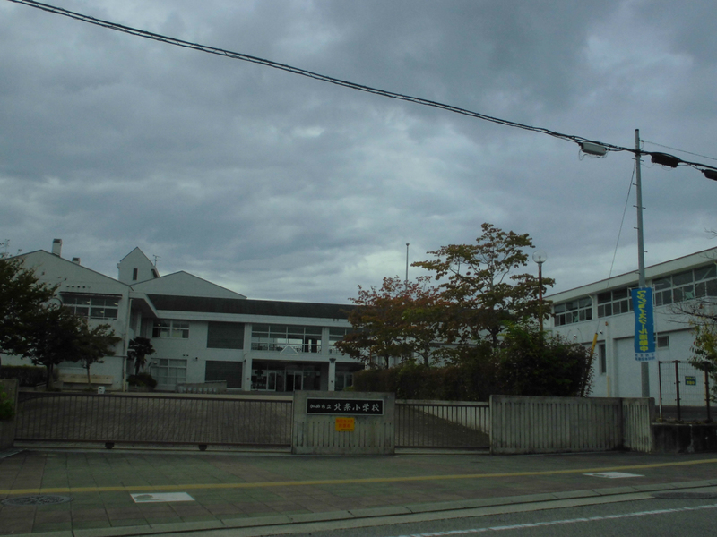 【加西市北条町北条のマンションの小学校】