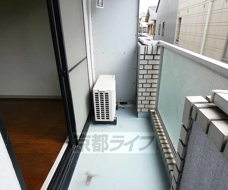 【京都市伏見区深草仙石屋敷町のマンションのバルコニー】