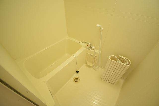 バス・シャワールーム　ゆったりと浸かれる浴槽です★