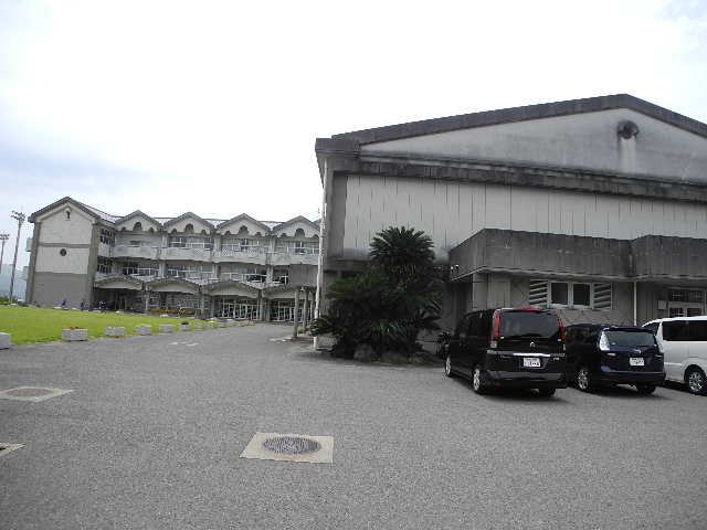 中学校　時津町立鳴北中学校（中学校）まで1502m