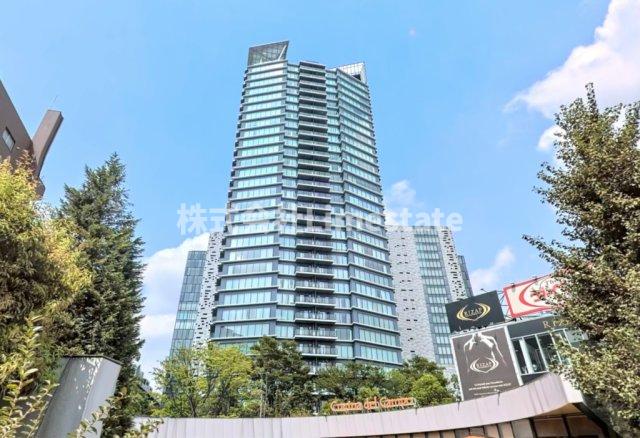 コンフォリア新宿イーストサイドタワーの建物外観