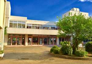 小学校　上郷小学校（小学校）まで900m