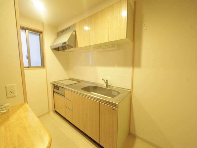 キッチン　システムキッチン（ＩＨ3口コンログリル付）