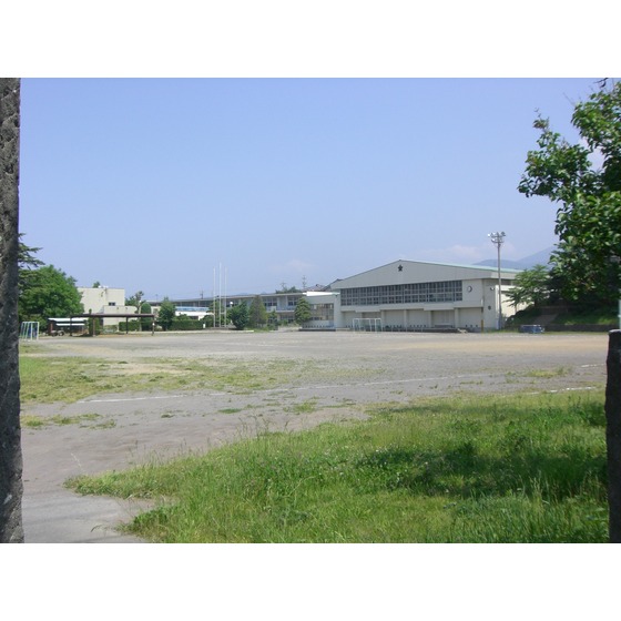 小学校　東御市立滋野小学校（小学校）まで1821m