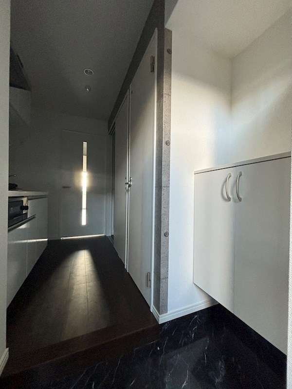 玄関　※モデルルームの写真になります