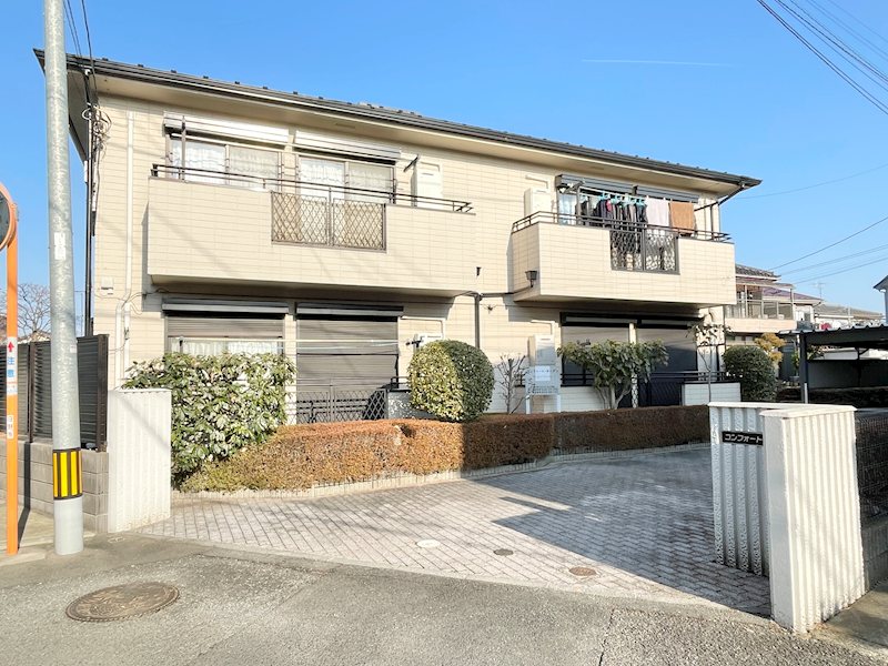 建物外観　全室角部屋で、お子様がいる家族も安心です☆