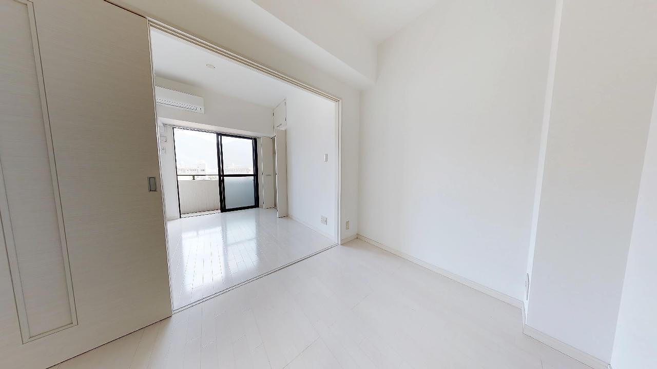 バルコニー　同シリーズ類似タイプのお部屋の写真です。