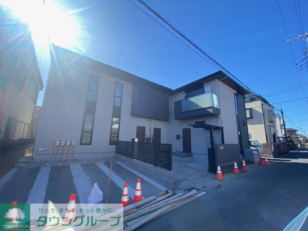 建物外観　駐車場