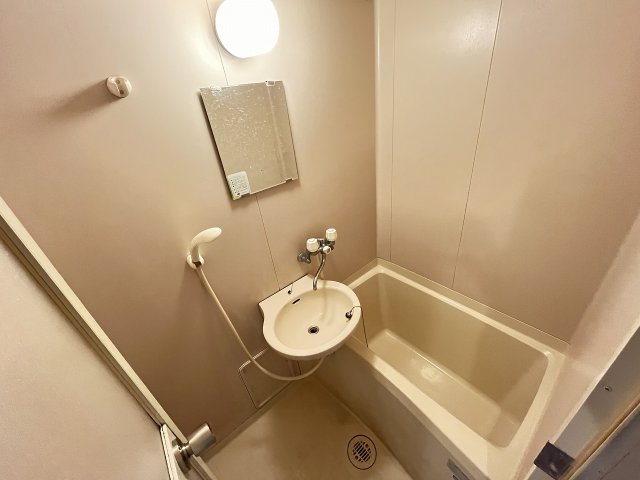 バス・シャワールーム　日々の暮らしに欠かせないお風呂です