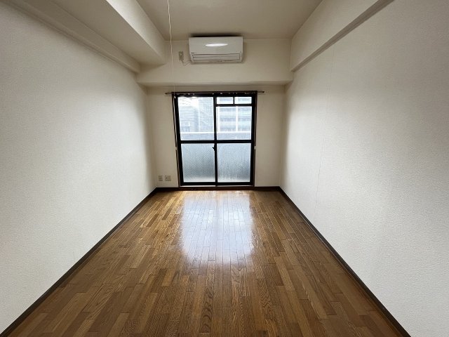 その他部屋・スペース　開放的な寝室です