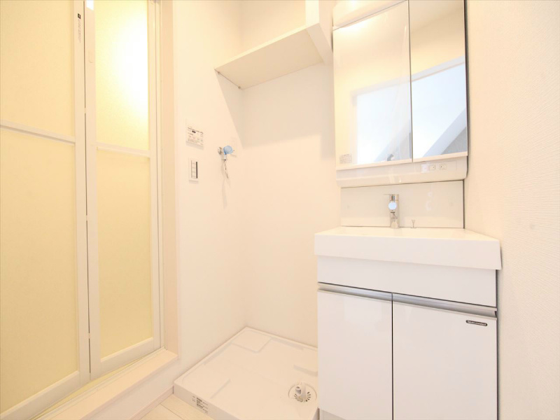 洗面設備　脱衣所　独立洗面台（シャンプードレッサー）　イメージ画像