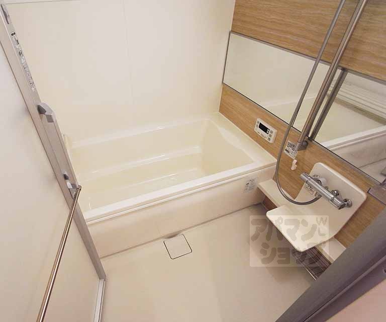 バス・シャワールーム　優雅な一時を楽しんでいただけるバスルームです・