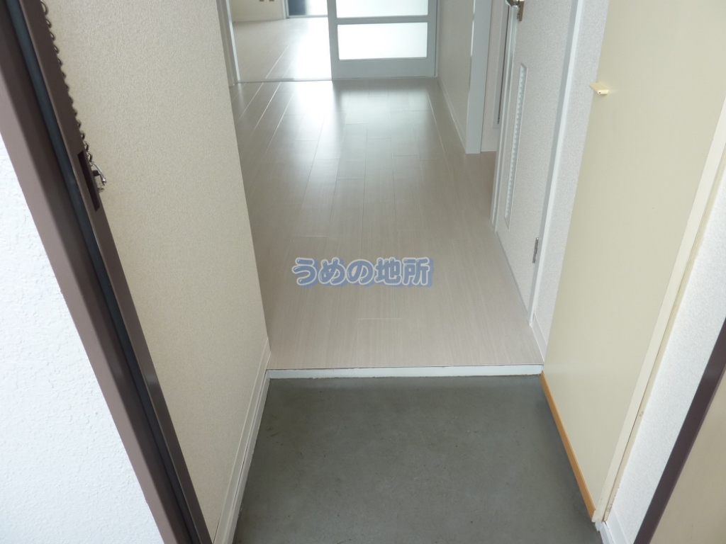 玄関　P1520480ロゴ圧縮済