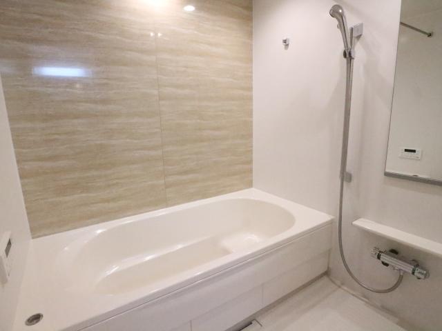 バス・シャワールーム　ゆったり過ごせるお風呂です