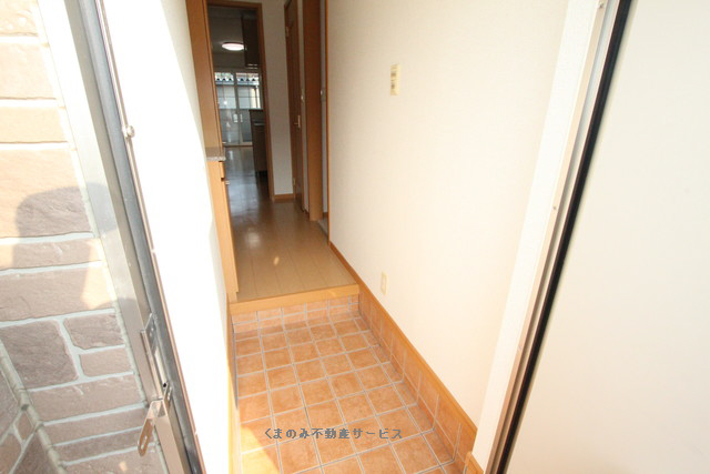 玄関　きれいな玄関です サンリットスクエアB棟　103号室　202