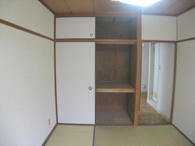 収納　松山市清水町　村上ビル　押入