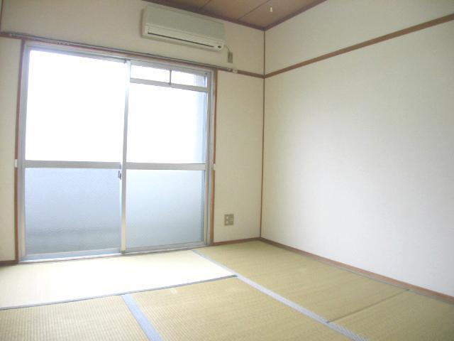 居室・リビング　松山市清水町　村上ビル　居室