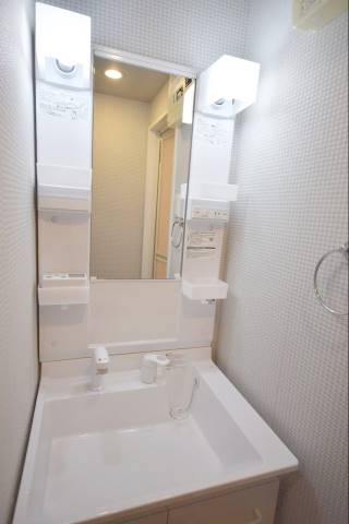 洗面設備　朝の支度にいかがでしょうか。