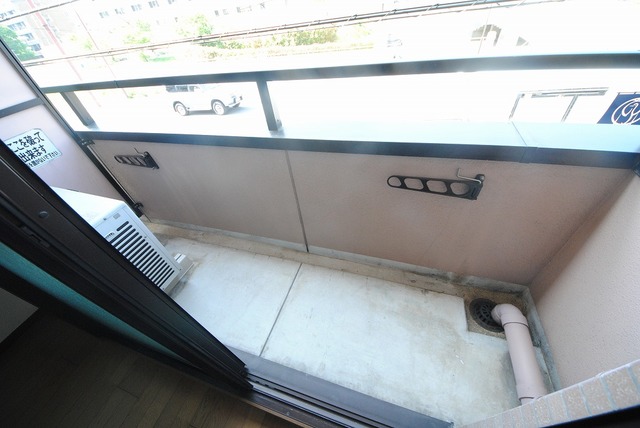 バルコニー　写真は２０３号室（１Ｋタイプ）