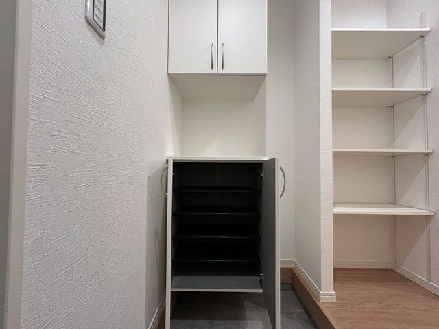 玄関　収納
