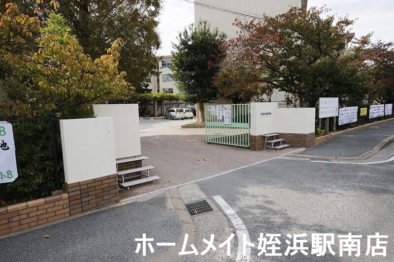 中学校　高取中学校（中学校）まで900m