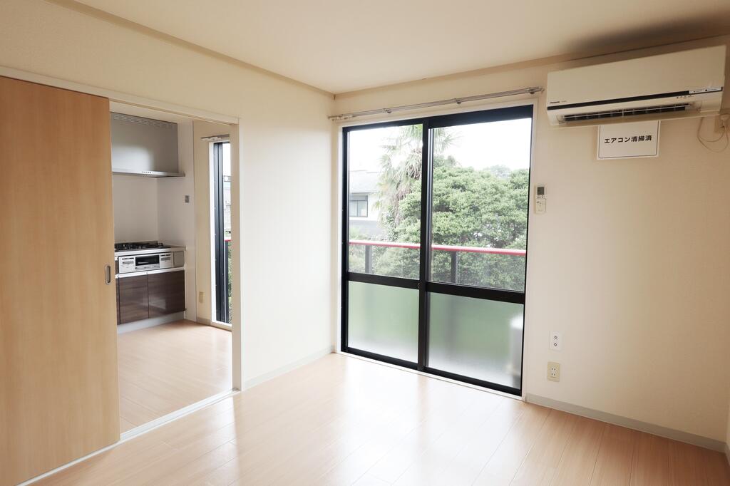 その他部屋・スペース　南側5.9帖洋室です