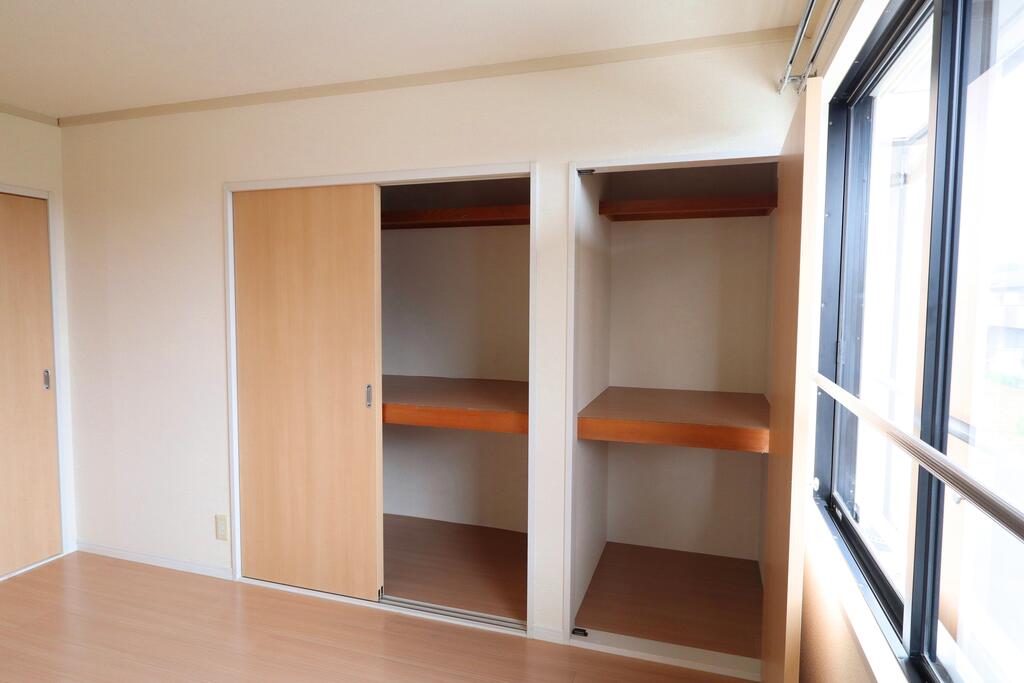 収納　北側5.9帖洋室の収納です。