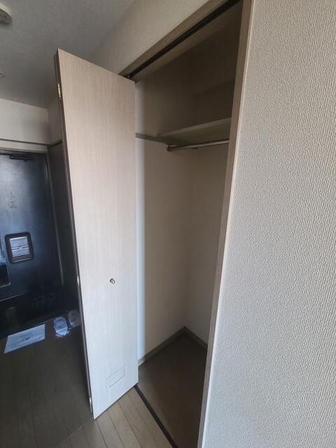 玄関　■モニタ付インターホン付き玄関■シューズラック■ダウンライト