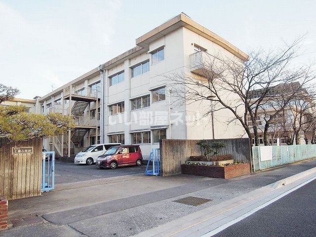 小学校　岐阜市立七郷小学校（小学校）まで633m