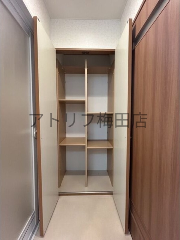 地下鉄御堂筋線 新大阪駅 徒歩12分 8階建 築19年の内装写真