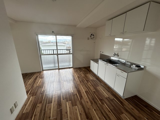 芦田マンションの居間写真