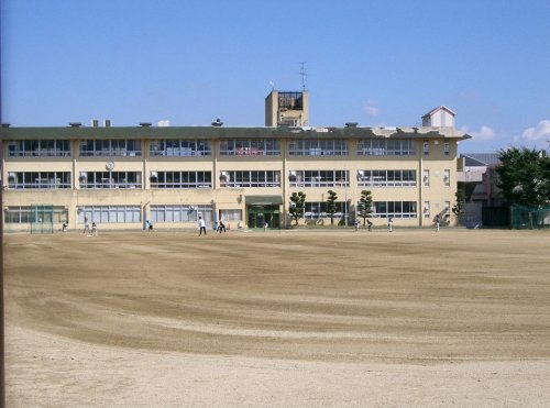 【スタンドアップ錦町の小学校】