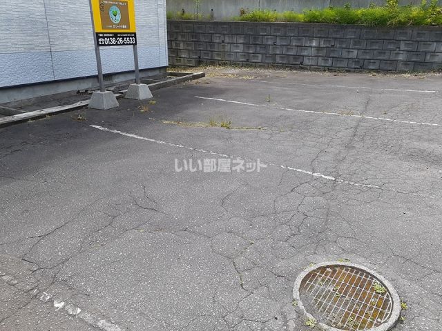 深堀町メゾネットの駐車場