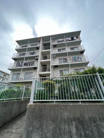 尼崎市小中島のマンションの建物外観