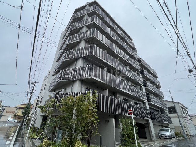 横浜市南区睦町のマンションの建物外観