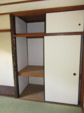 安威塚貸家　収納　押入