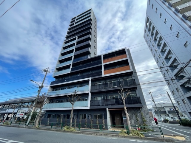 【町田市中町のマンションの建物外観】