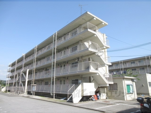 長浜市加田町のマンションの建物外観