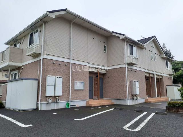 福島市松川町のアパートの建物外観