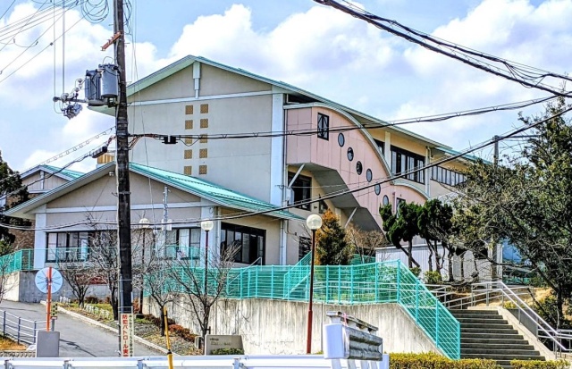 【甲賀市水口町貴生川のマンションの小学校】