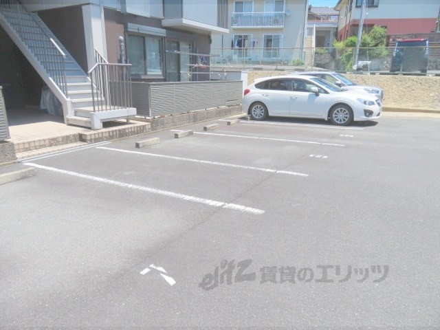 【福知山市字篠尾のアパートの駐車場】