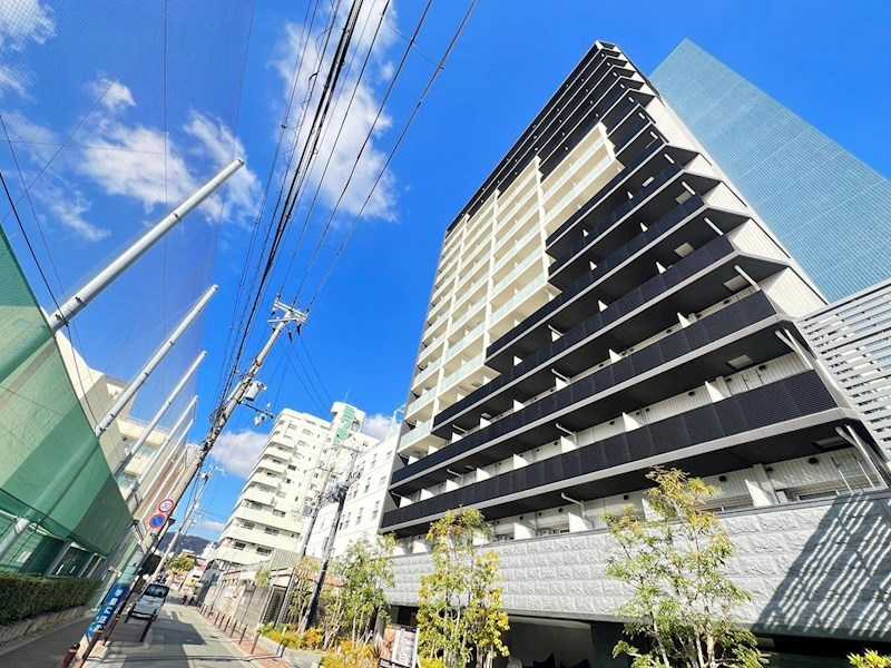 【神戸市兵庫区大開通のマンションの建物外観】