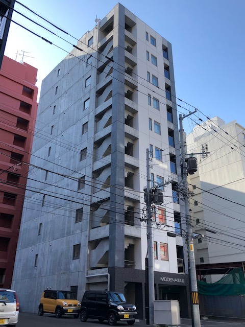 札幌市中央区南一条西のマンションの建物外観