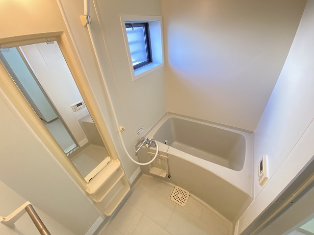 バス・シャワールーム　浴室乾燥機付きバス！