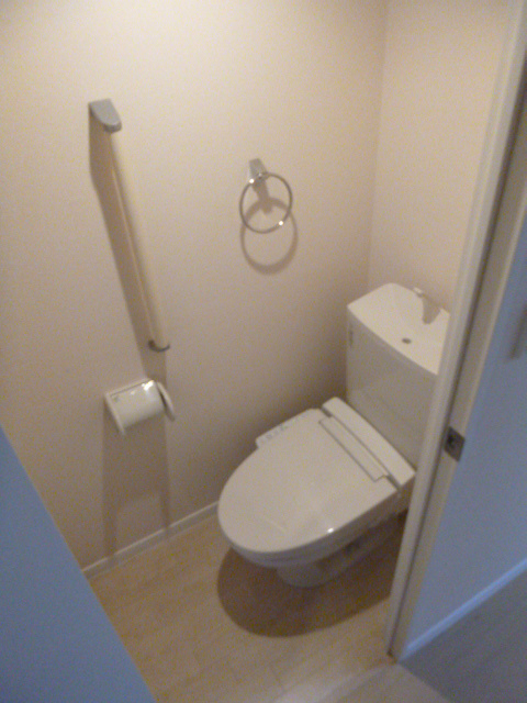 トイレ　温水洗浄便座