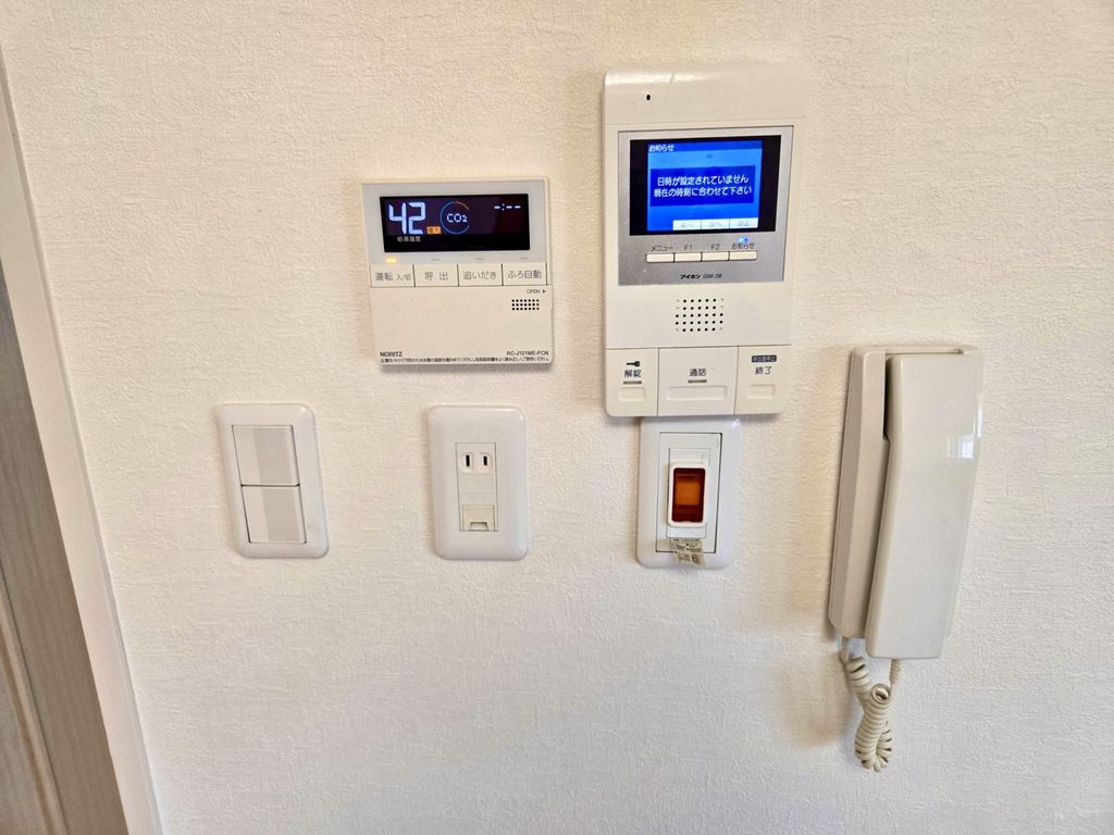 セキュリティ　モニター付きインターフォンも新調しております！