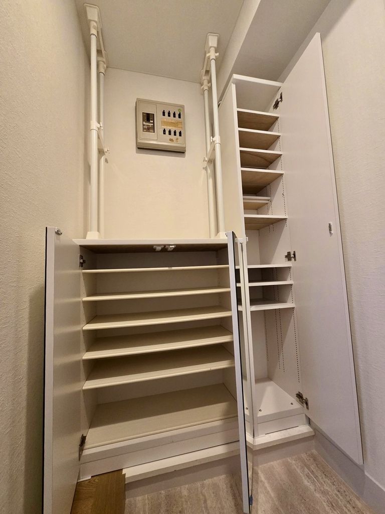 収納　容量たっぷりのシューズクローゼット