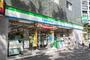 コンビニ　ファミリーマート（コンビニ）まで180m