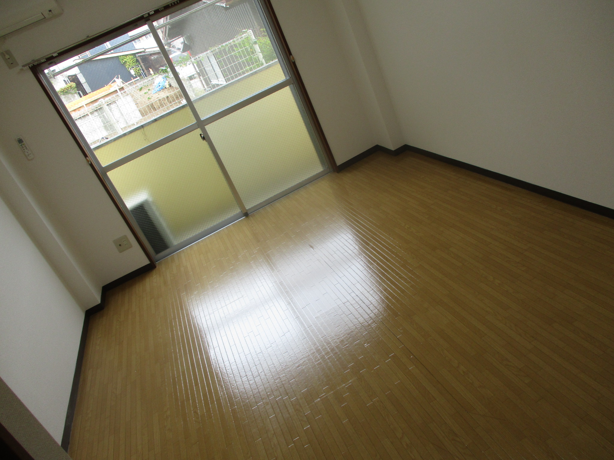 居室・リビング　ネット無料・敷金礼金０円！