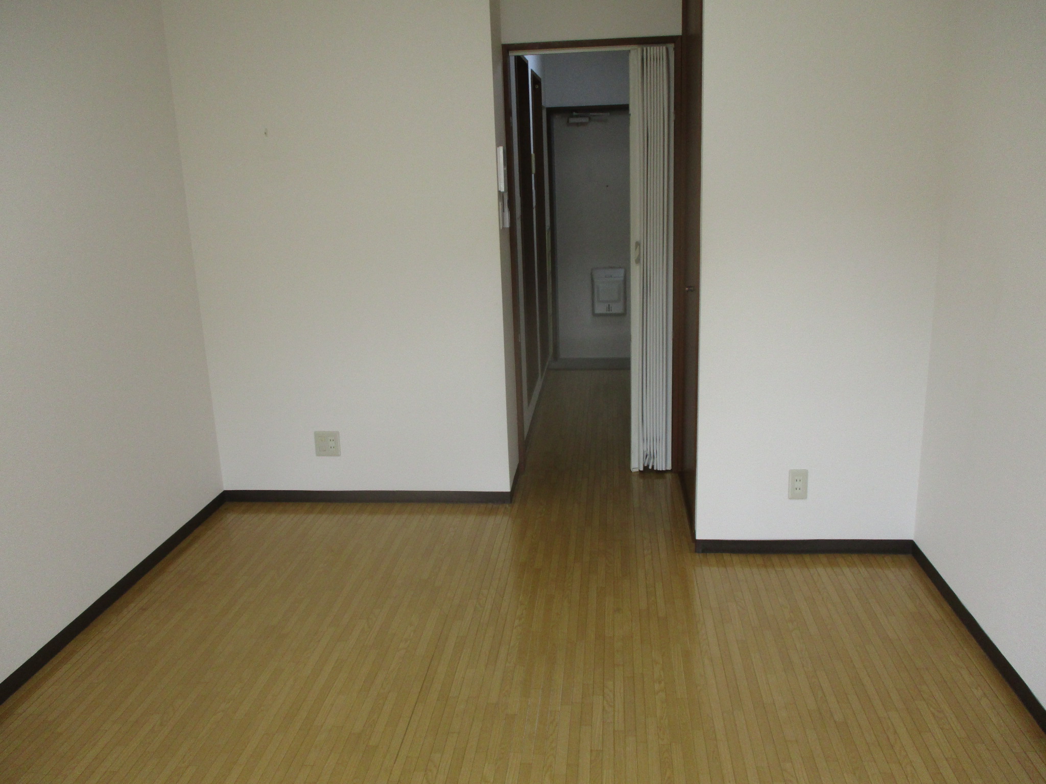 居室・リビング　ネット無料・敷金礼金０円！